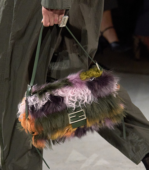 5 handtassentrends voor deze herfst gespot op de catwalk