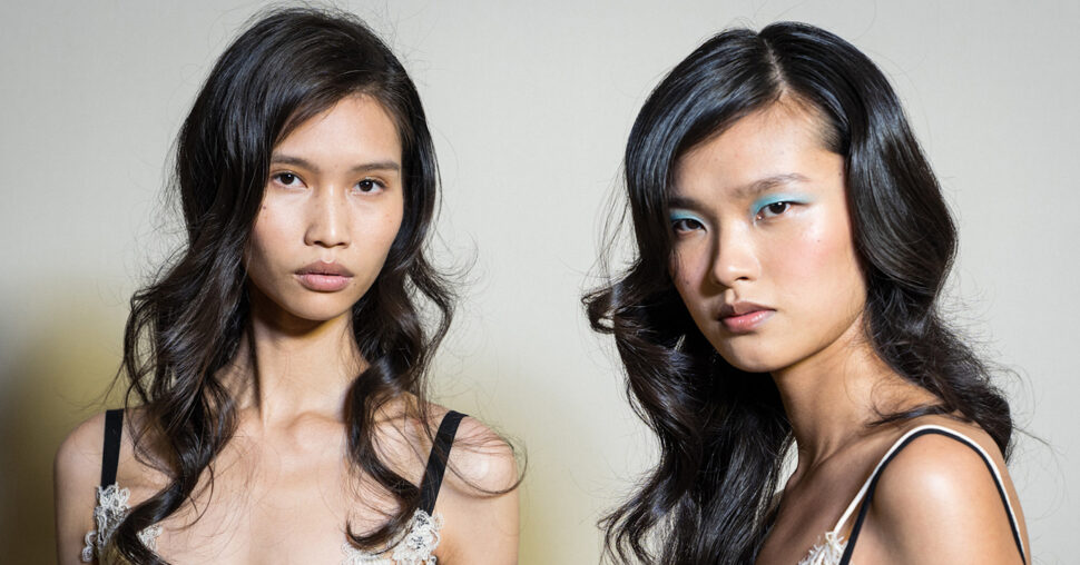 De zijscheiding schopt het officieel tot hét kapsel van Paris Fashion Week