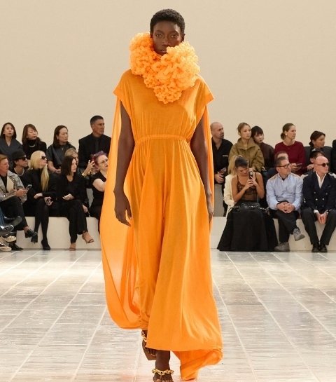 Paris Fashion Week: Balenciaga brengt couturevakmanschap naar de dagelijkse garderobe