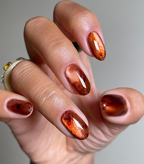 Pumpkin Spice-nagels maken dit najaar een comeback: 9 stijlvolle ideeën om te proberen